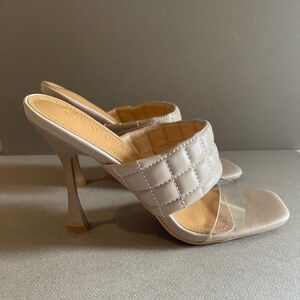 💫NWT QUILTED HEELS💫